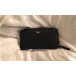 Vitoria secret wallet